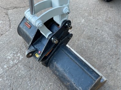 Takeuchi TB225 2.5 Ton digger