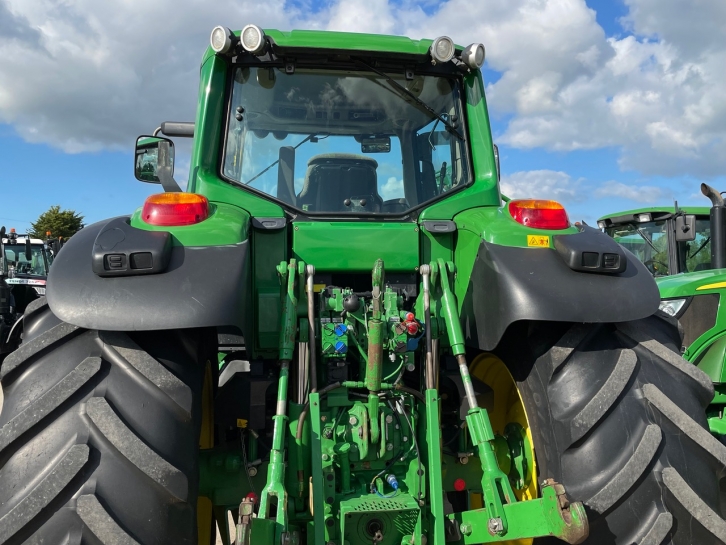 John Deere 7530