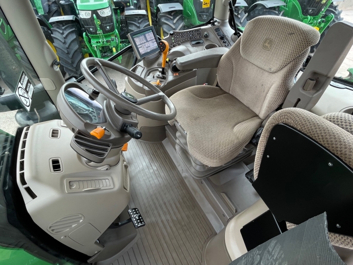 John Deere 6155R