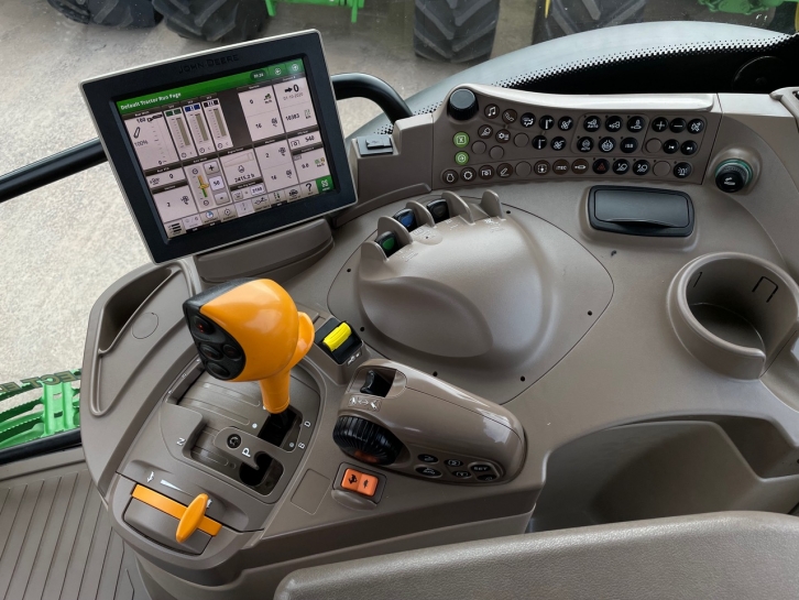 John Deere 6155R