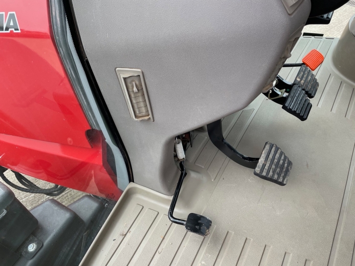 Case CVX 230