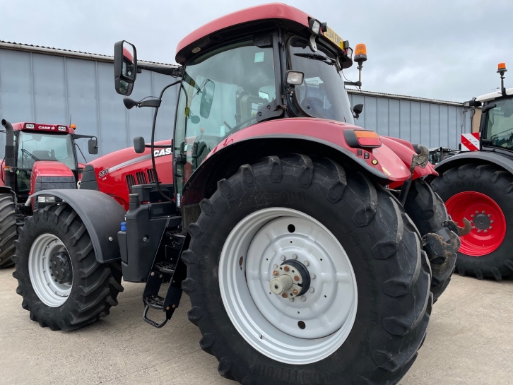 Case CVX 230