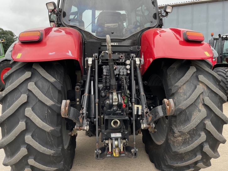 Case CVX 230