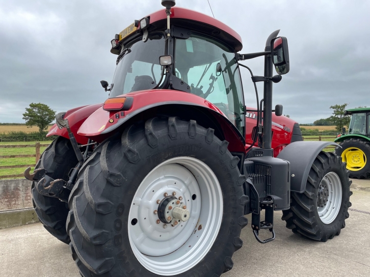 Case CVX 230
