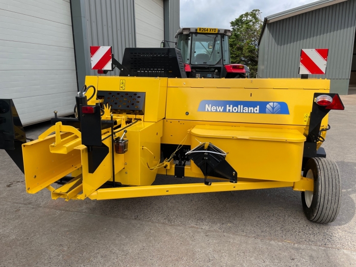 New Holland BC5070 conventional baler