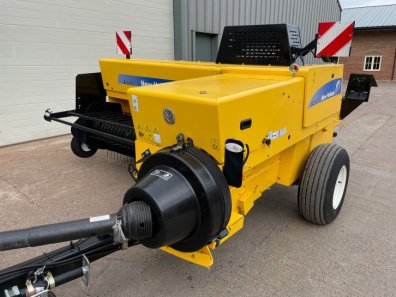New Holland BC5070 conventional baler