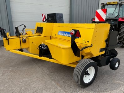 New Holland BC5070 conventional baler