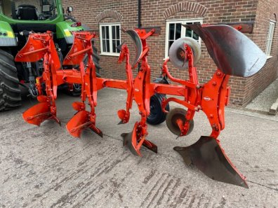 Kuhn Master 100 4 furrow plough
