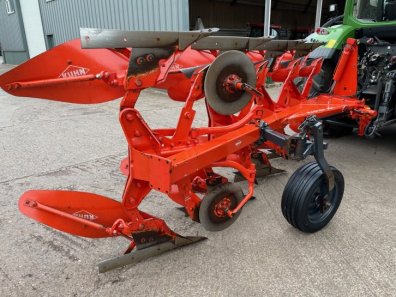Kuhn Master 100 4 furrow plough