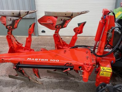 Kuhn Master 100 4 furrow plough