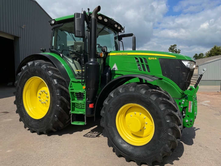 John Deere 6215R