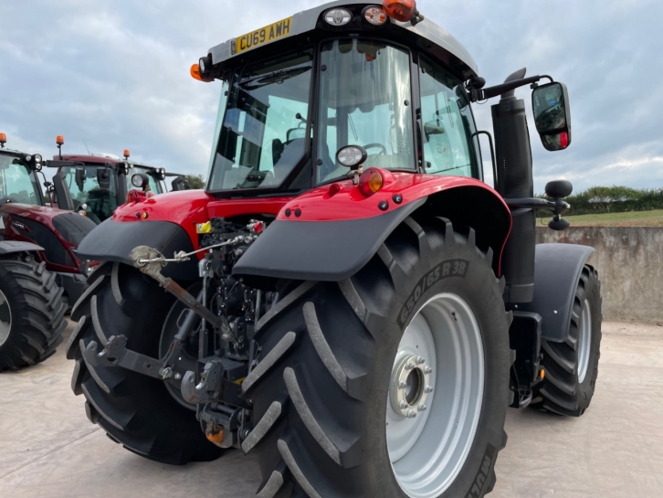 Massey Ferguson 6716S Efficient