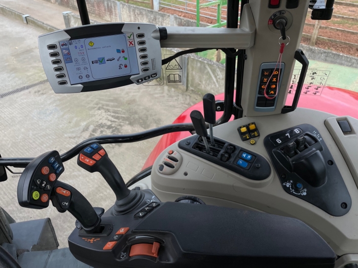 Massey Ferguson 6716S Efficient