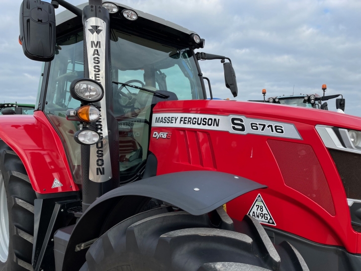 Massey Ferguson 6716S Efficient