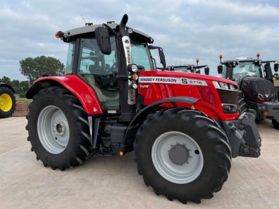 Massey Ferguson 6716S Efficient