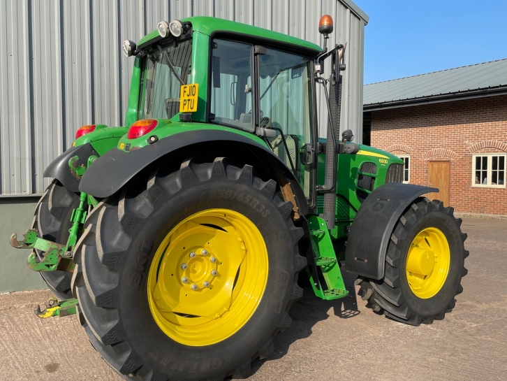 John Deere 6930