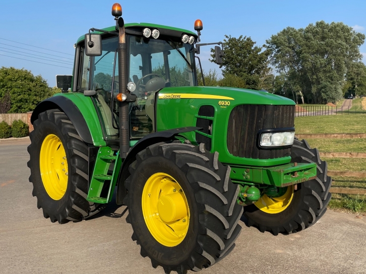 John Deere 6930
