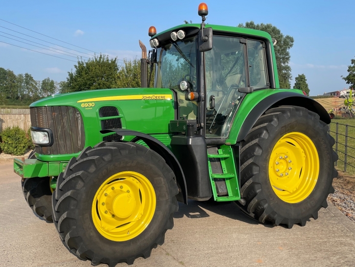 John Deere 6930