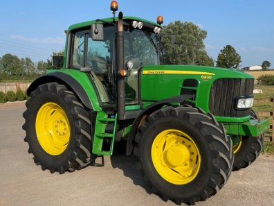 John Deere 6930