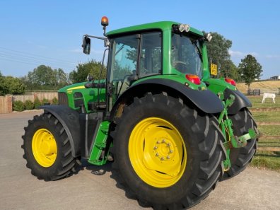 John Deere 6930