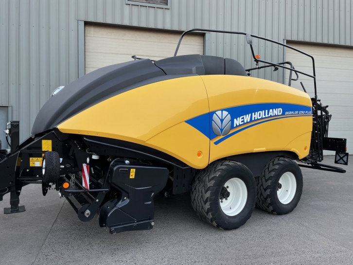 New Holland 1290 Plus baler
