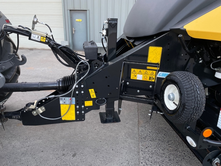 New Holland 1290 Plus baler