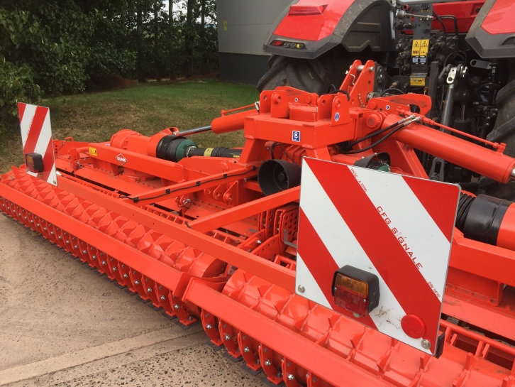 Kuhn HR6004 power harrow