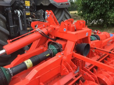 Kuhn HR6004 power harrow