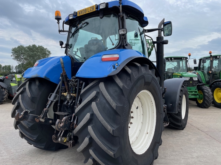 New Holland T7030