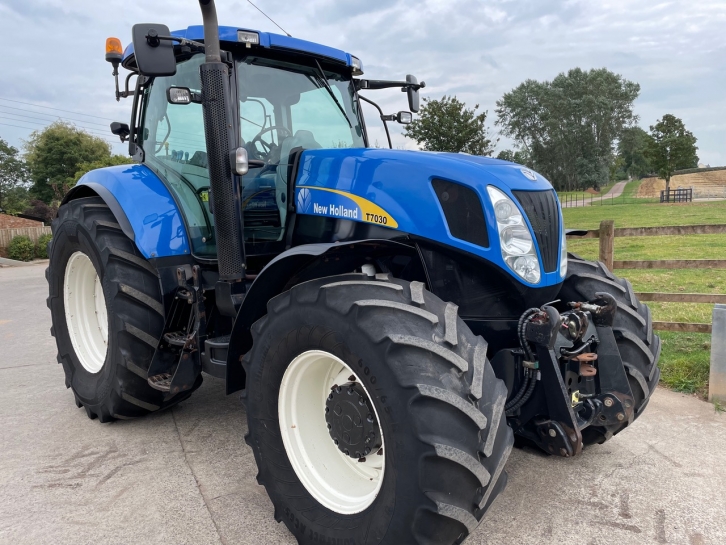 New Holland T7030