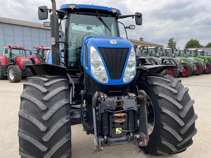 New Holland T7030
