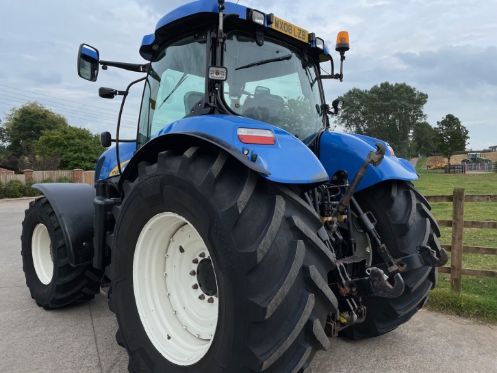 New Holland T7030