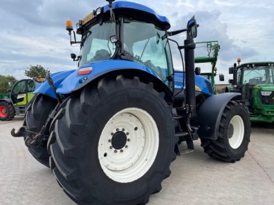New Holland T7030