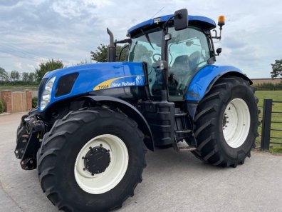 New Holland T7030