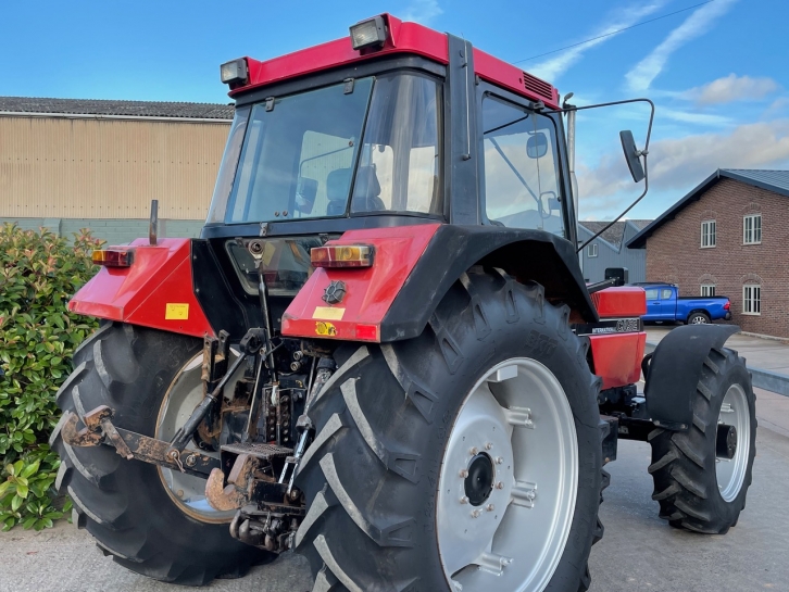 Case 1056XL