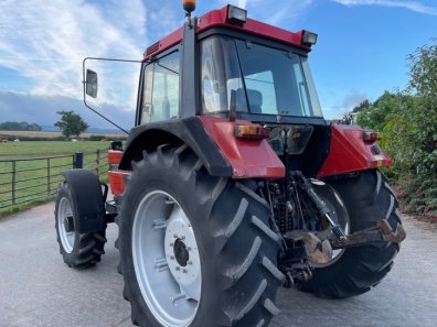 Case 1056XL