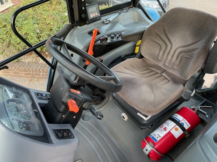New Holland TL90
