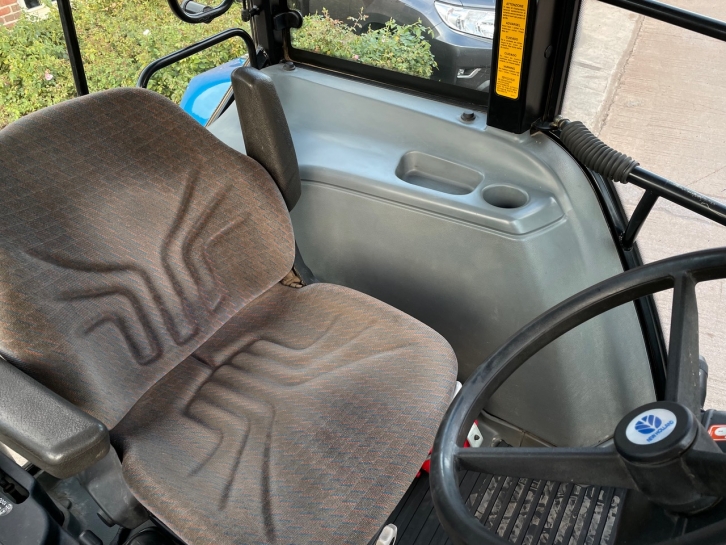 New Holland TL90