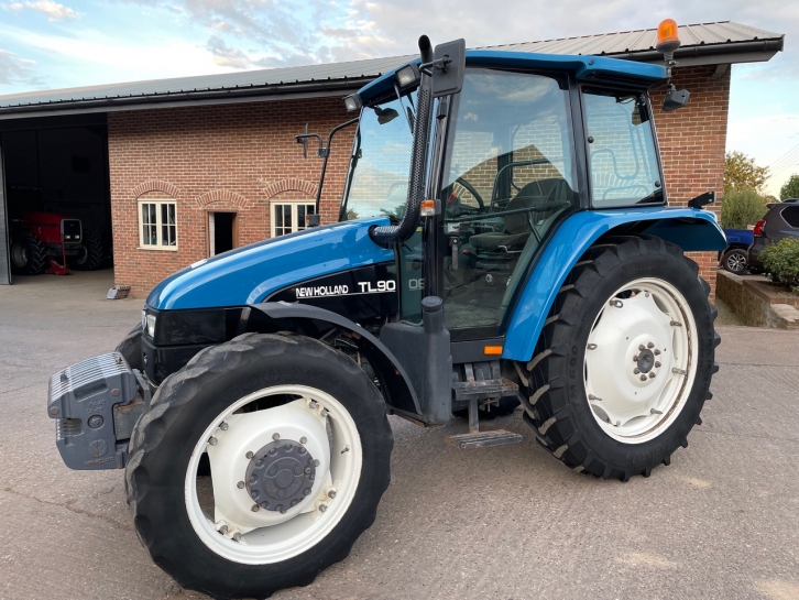 New Holland TL90