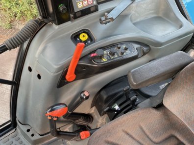 New Holland TL90