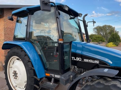 New Holland TL90