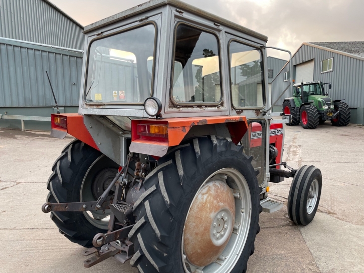 Massey Ferguson 240