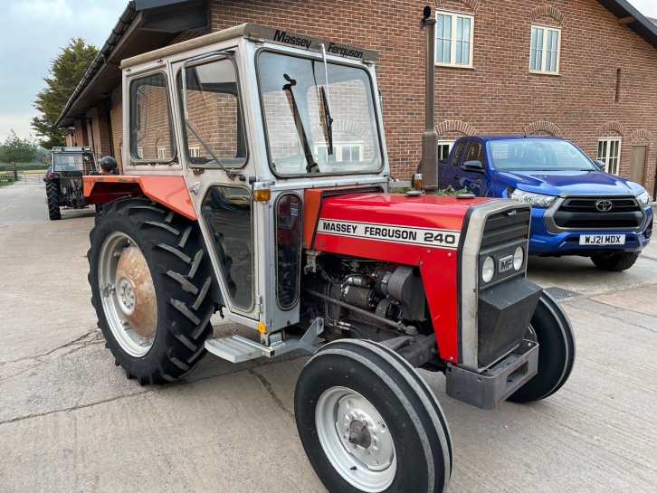 Massey Ferguson 240