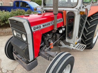 Massey Ferguson 240