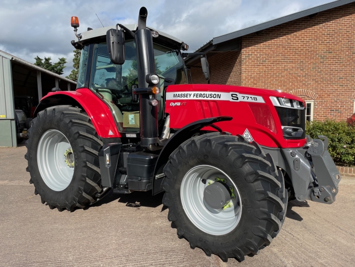 Massey Ferguson 7718S Exclusive