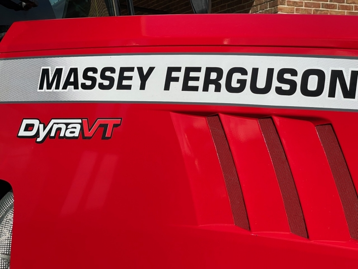 Massey Ferguson 7718S Exclusive