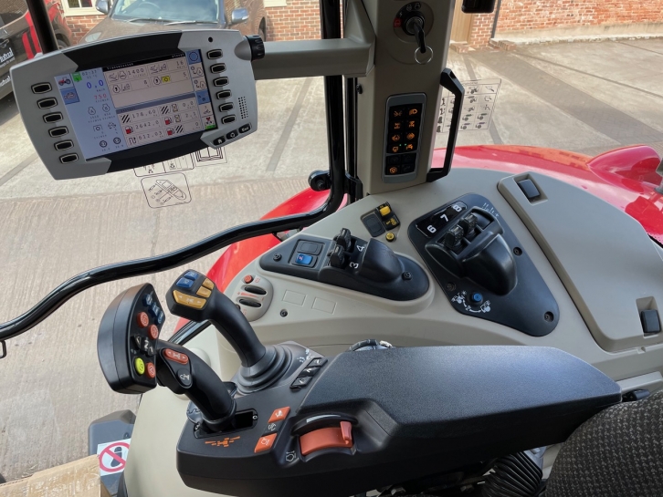 Massey Ferguson 7718S Exclusive