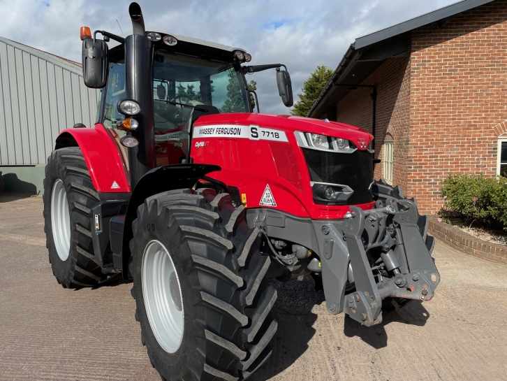 Massey Ferguson 7718S Exclusive