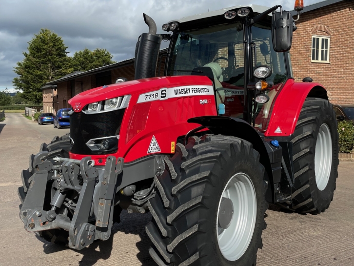Massey Ferguson 7718S Exclusive