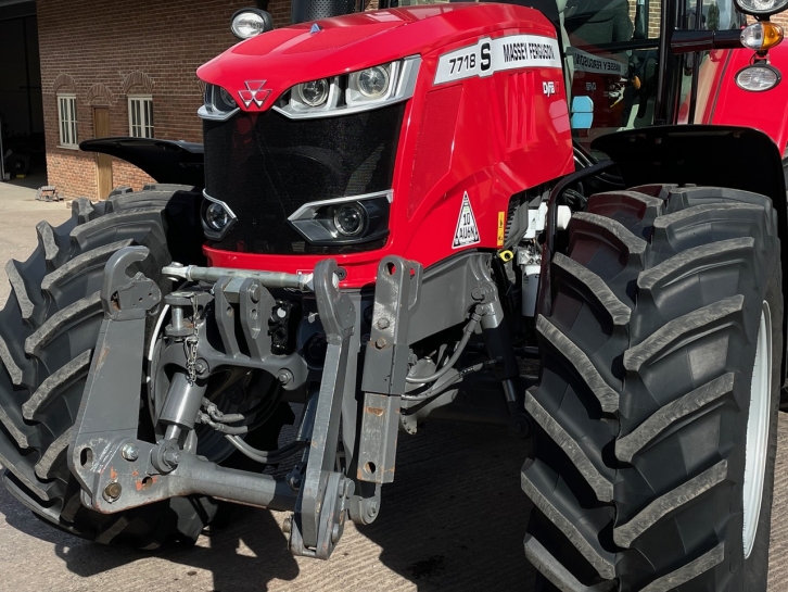 Massey Ferguson 7718S Exclusive